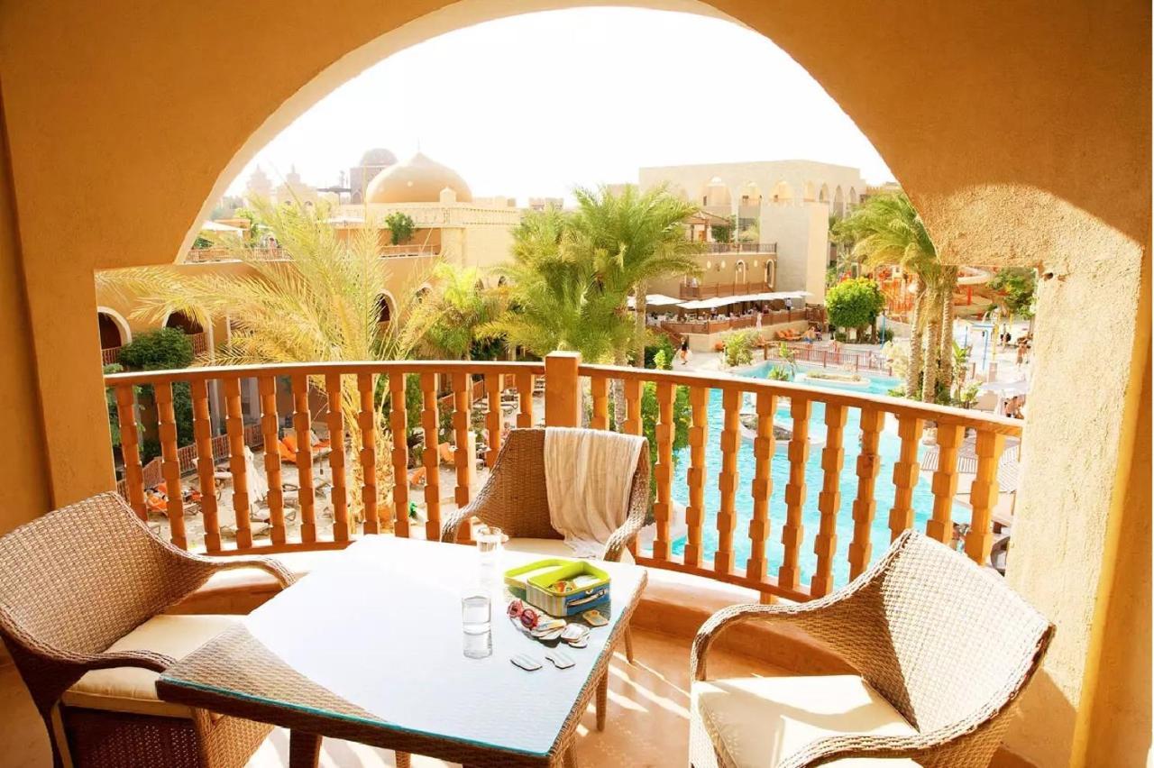 Grand Waterworld Makadi Family Star - Couples And Families Only Hotel Hurghada Eksteriør billede Balcony of a hotel room