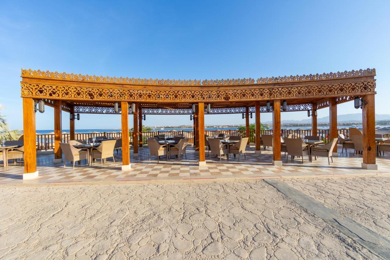 Grand Waterworld Makadi Family Star - Couples And Families Only Hotel Hurghada Eksteriør billede The beach at the hotel